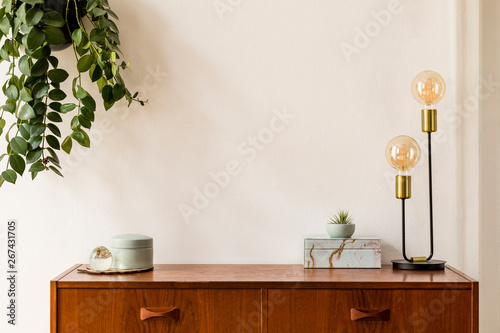 Cozy Table Lamp and Vase - Free Stock Photo | FOCA Stock