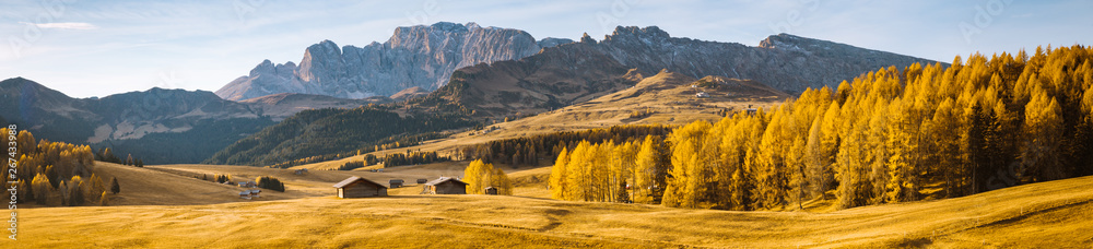 Alpe di Siusi at sunrise, Dolomites, South Tyrol, Italy - obrazy, fototapety, plakaty 