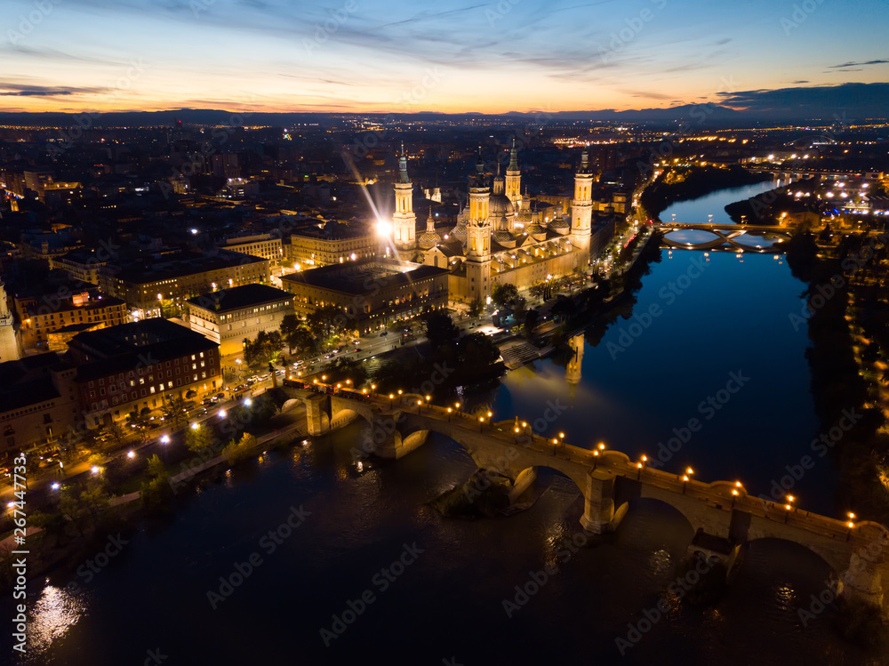 Fototapeta premium Night cityscape of Spanish city Zaragoza
