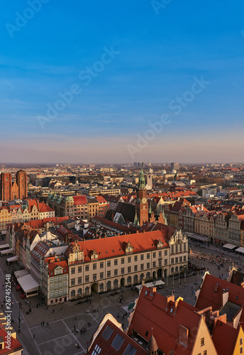 Obraz na płótnie Aerial view of Stare Miasto with Market Square, Old Town Hall and St. Elizabeth's Church from St. Mary Magdalene Church in Wroclaw, Poland w salonie