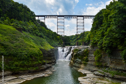 Fototapeta Naklejka Na Ścianę i Meble -  Letchworth Upper Falls