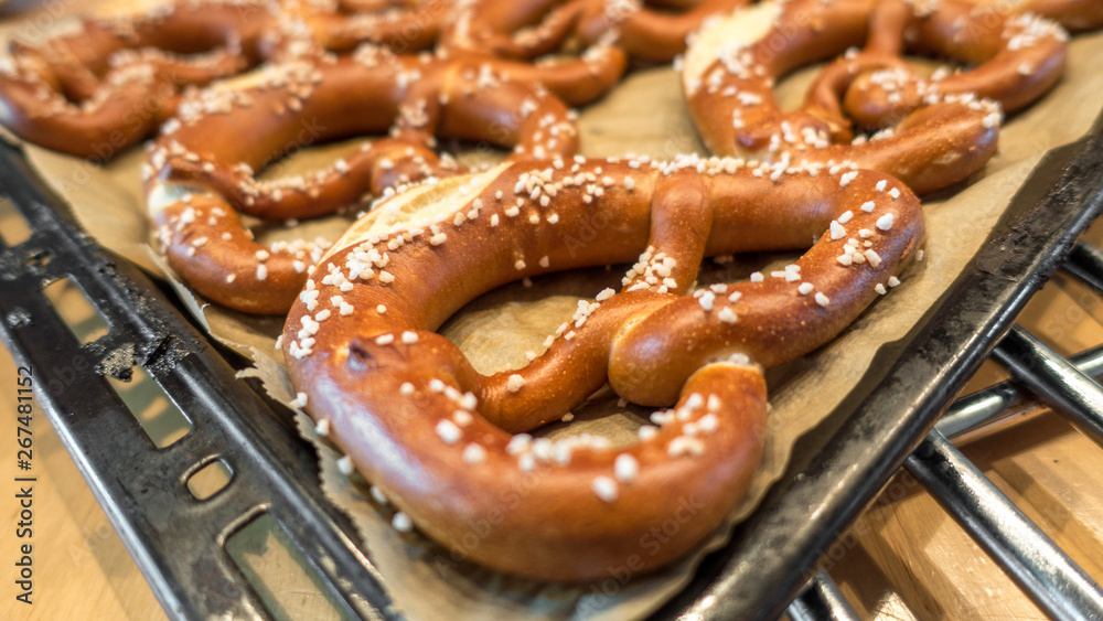 Frich gebackenes Laugengebäck ist echt lecher Frich gebackenes Laugengebäck ist echt lecher