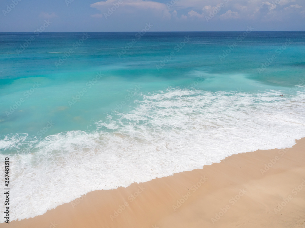 Obraz premium beach with waves in island of Bali 