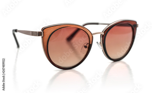 Women's sunglasses with brown lenses