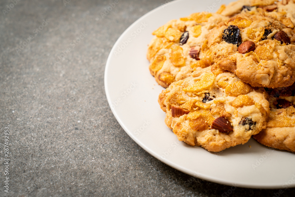 cookies with cornflake raisin and almonds