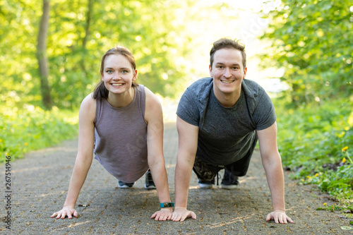 young people doing fitness workout © Nicole Lienemann