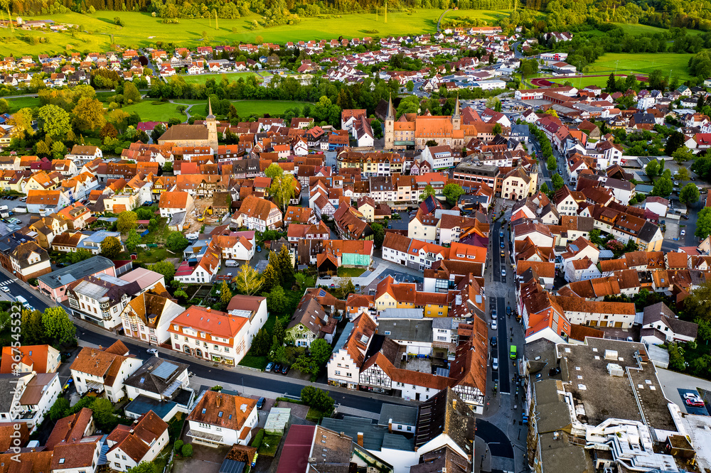 Das Dorf Schlüchtern in Hessen aus der Luft