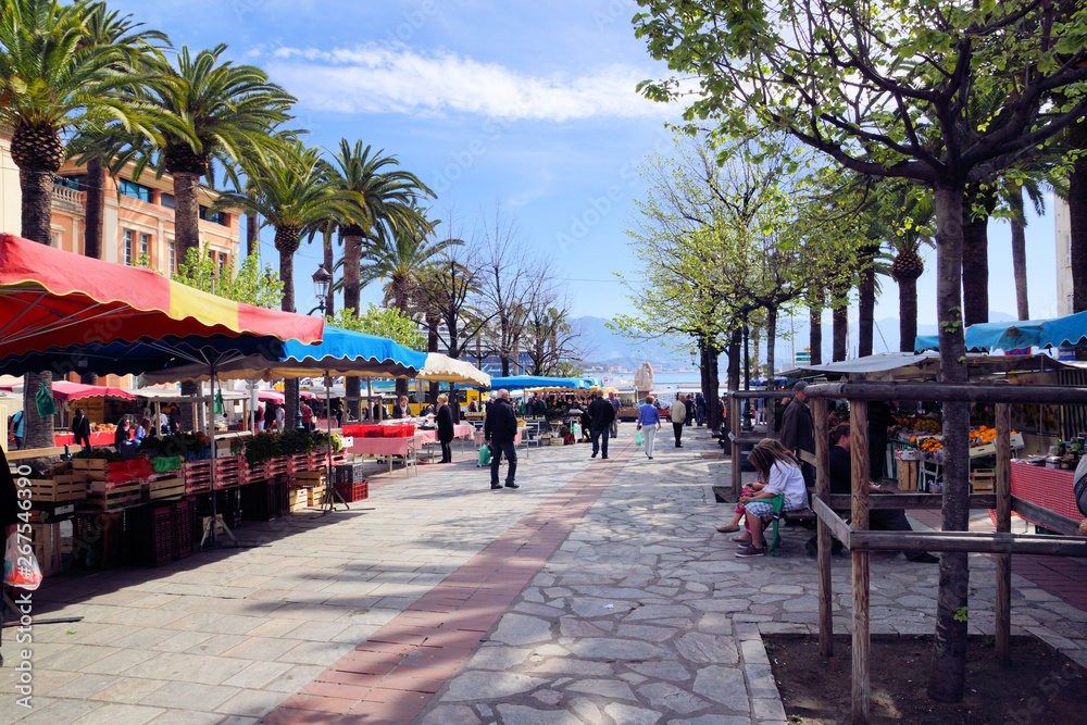 markt auf korsika,ajaccio
