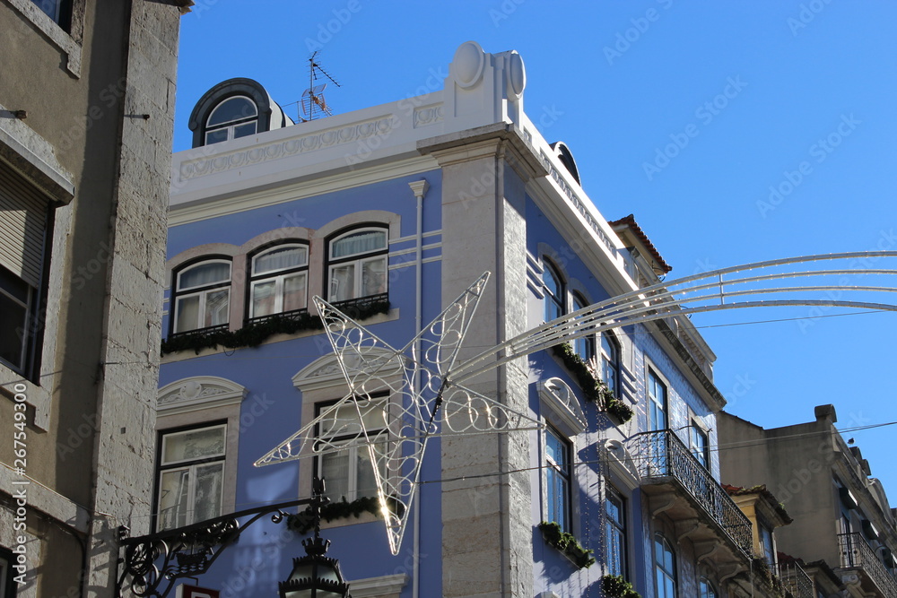 Obraz premium Purple house in Lisbon (Portugal)