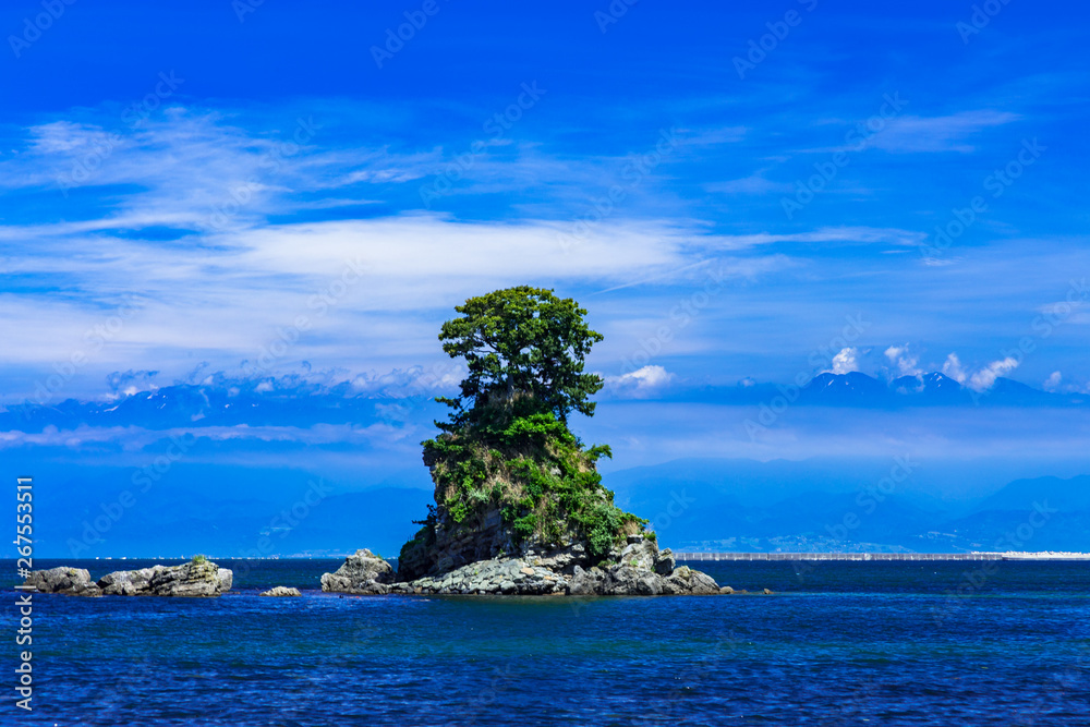 Fototapeta premium 雨晴海岸