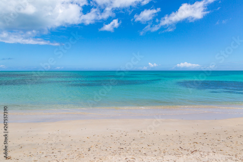An idyllic sandy beach on the Caribbean Island of Antigua © lemanieh