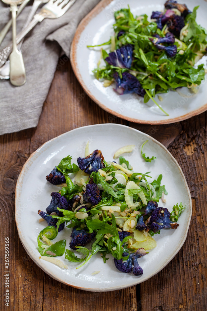 Purple cauliflower, fennel and rocket salad Purple cauliflower, fennel and rocket salad