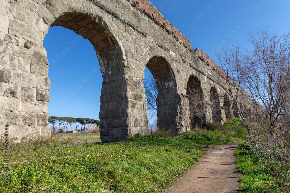 Ancient Roman aqueduct, arches