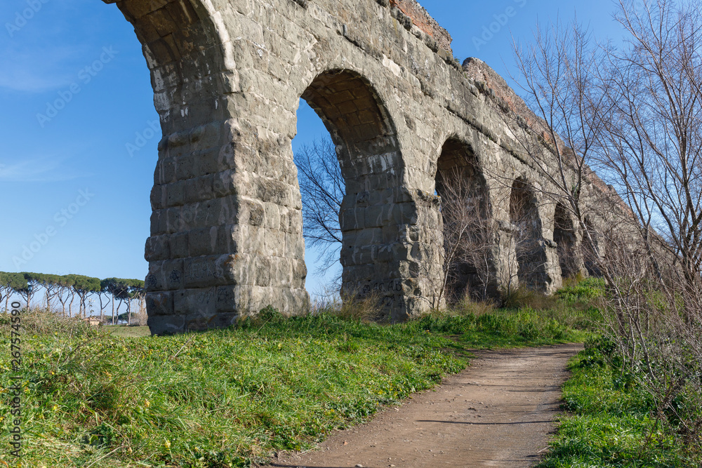 Ancient Roman aqueduct, arches