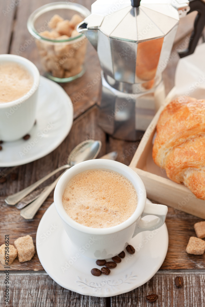 Obraz premium Tasse mit frischem Kaffee