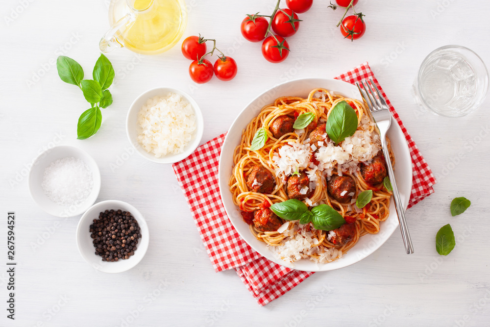 spaghetti with meatballs and tomato sauce, italian pasta spaghetti with meatballs and tomato sauce, italian pasta