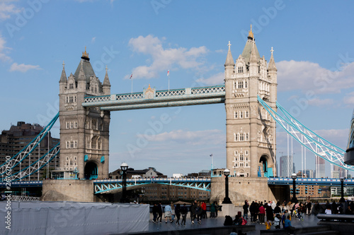 Monument - The London Bridge - UK HD