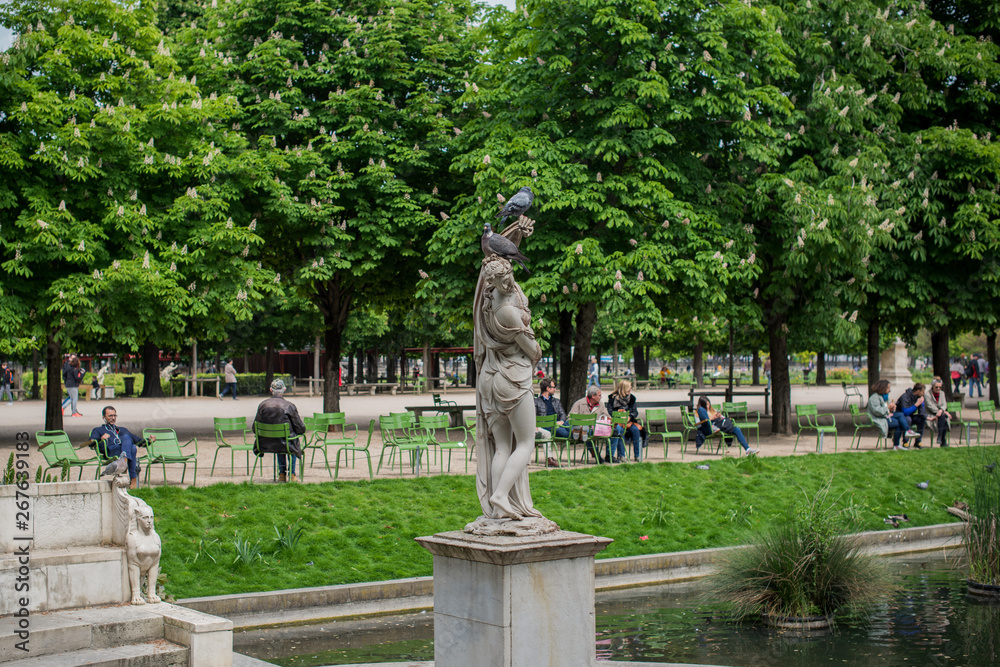 Obraz premium PARIS, FRANCE - MAY 12, 2019. Beautiful view of city streets, centre of city. Vacation in Paris 