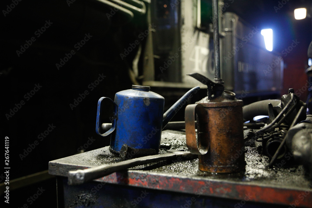 Old oil can Old oil can