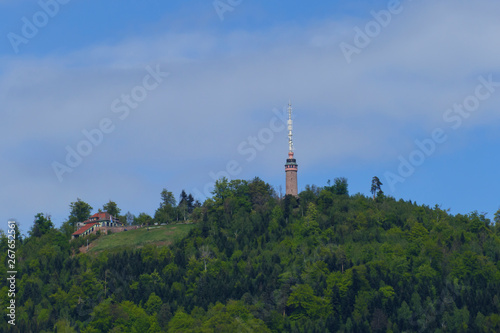 Blick auf den Berg Merkur, mit Aussichtsturm in Baden-Baden 