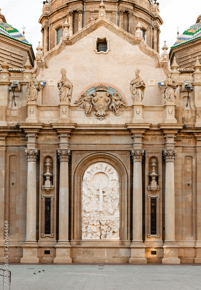 Obraz premium View of Basilica Pilar in Zaragoza , Spain.