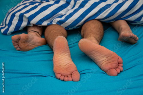 Geschlechtsverkehr - Mann und Frau übereinander in Bett Stock Photo | Adobe  Stock