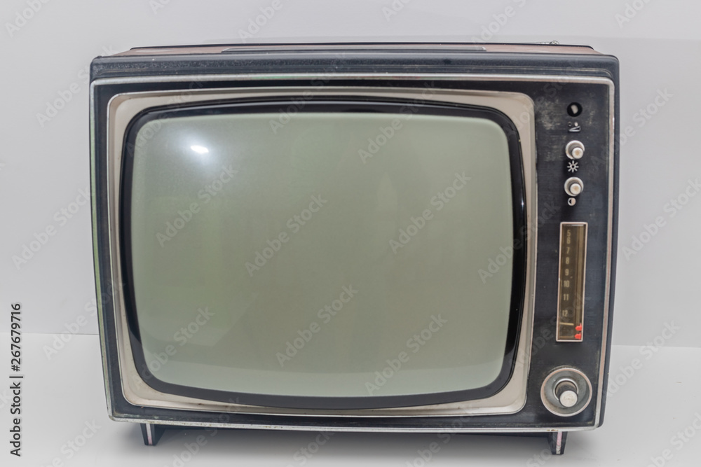 Φωτογραφία Old retro tv isolated in a white background.