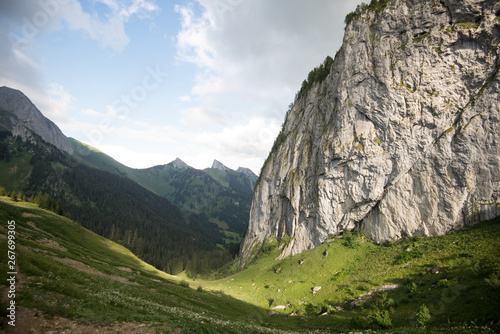 Exploration des Alpes: Randonnée de Bise à Ubine à la Découverte des Trésors du Chablais photo