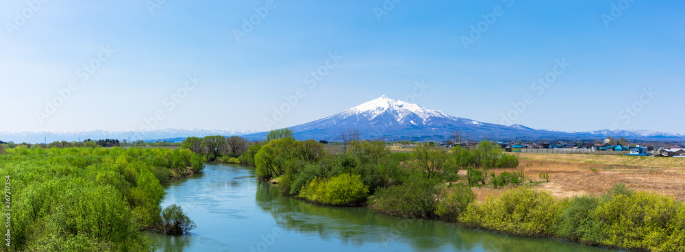 (青森県-パノラマ風景)岩木山と岩木川を望む風景２