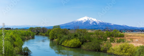 (青森県-パノラマ風景)岩木山と岩木川を望む風景３
