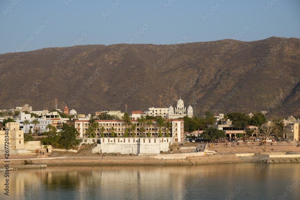 Le lac de Pushkar, ville sainte en inde