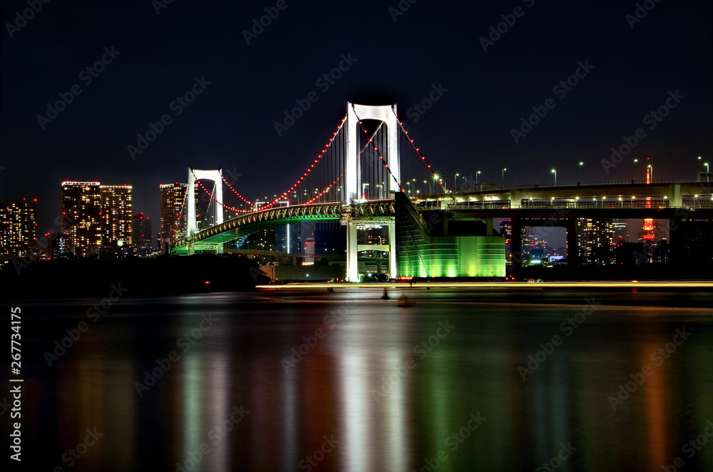 Fototapeta premium Wgląd nocy Most Odaiba Renbo