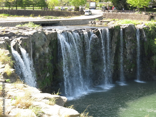 夏の原尻の滝　Harajiri Waterfall photo