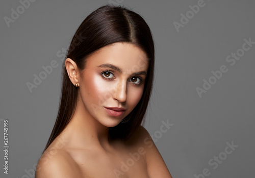 Beauty portrait of female model with naural skin