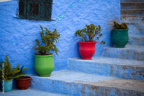Macetas de colores en Chauen (Marruecos) © Ricardo Ferrando