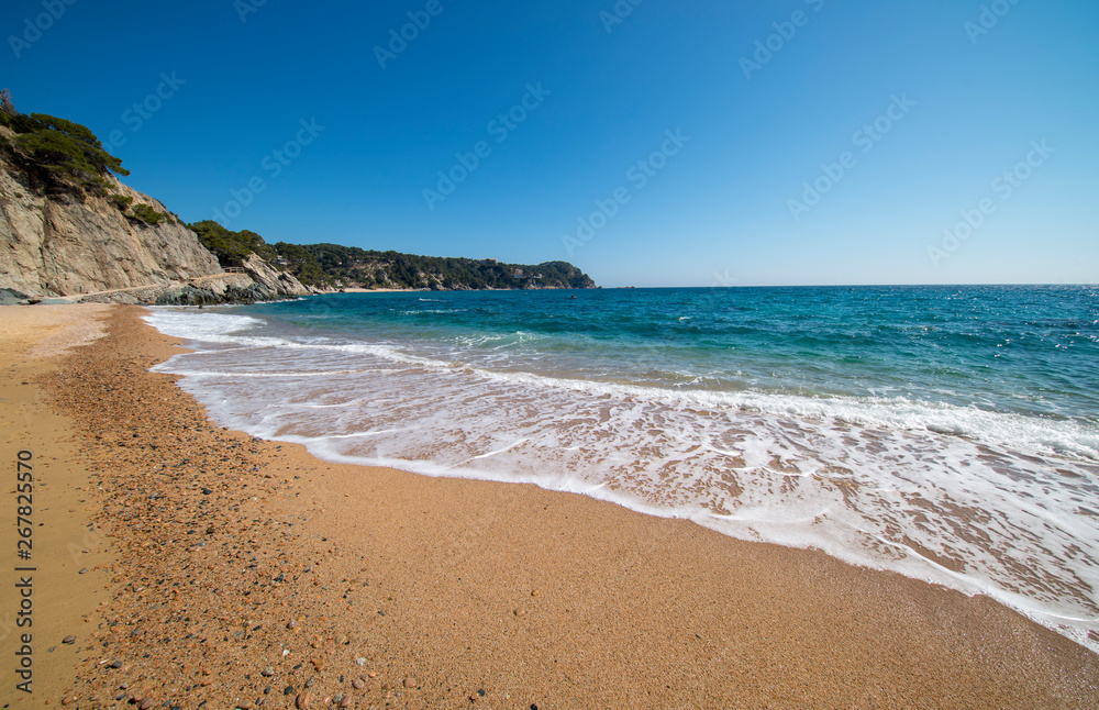 The creek llorell by the way of round, Tossa de mar