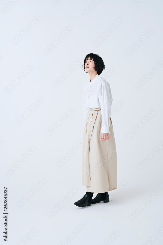 若い女性 ライフスタイル 白背景 若い女性 ライフスタイル 白背景