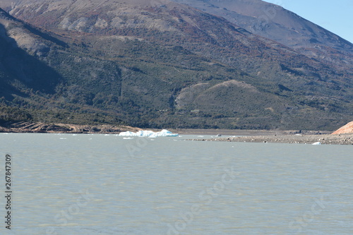 perito moreno photo