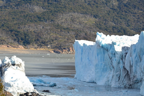 perito moreno photo