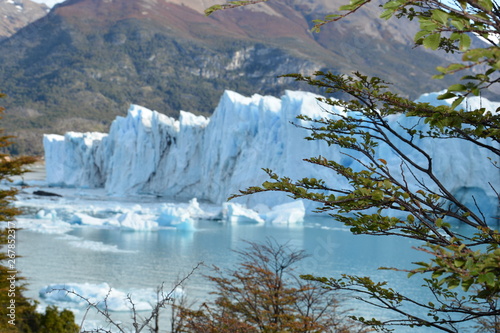 perito moreno photo