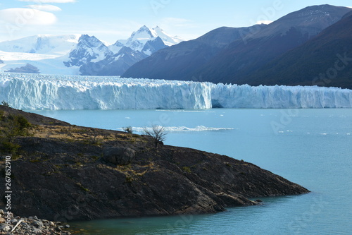 perito moreno photo