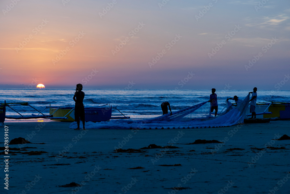 Fototapeta premium Sunset at the seashore in the Philippines