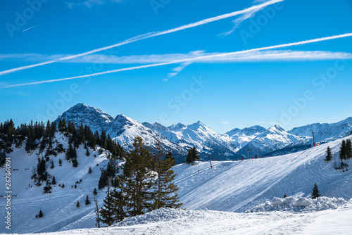Panorama view of Austrian Alps in winter on top of Reutte cable car station © Peter Stein