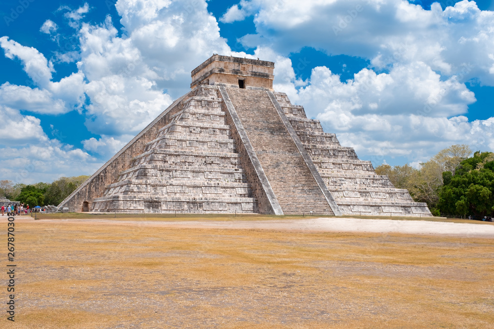 The Temple of Kukulkan at the ancient mayan city of Chichen Itza