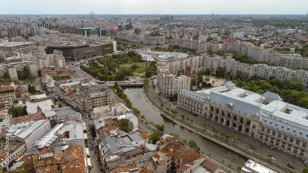 Obraz premium Aerial View of Bucharest downtown