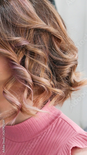 Blond hair after treatment with Curling iron
