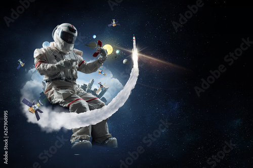 Spaceman and the planet Ear...