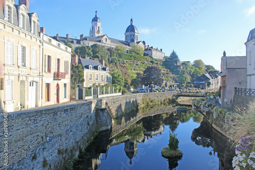 Εκτύπωση καμβά Segre reflected in the River Oudon, France
