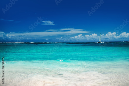 Caribbean sea and boat on the shore, beautiful panoramic view © ValentinValkov