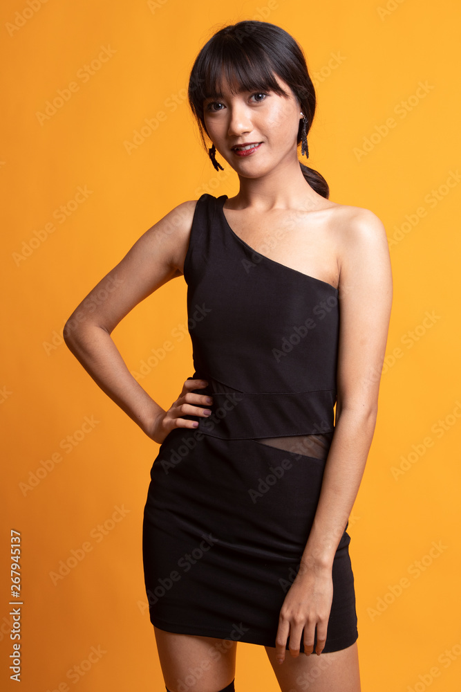 Obraz premium Portrait of beautiful young Asian woman